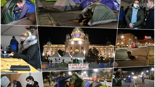 Protest frilensera ispred Skupštine