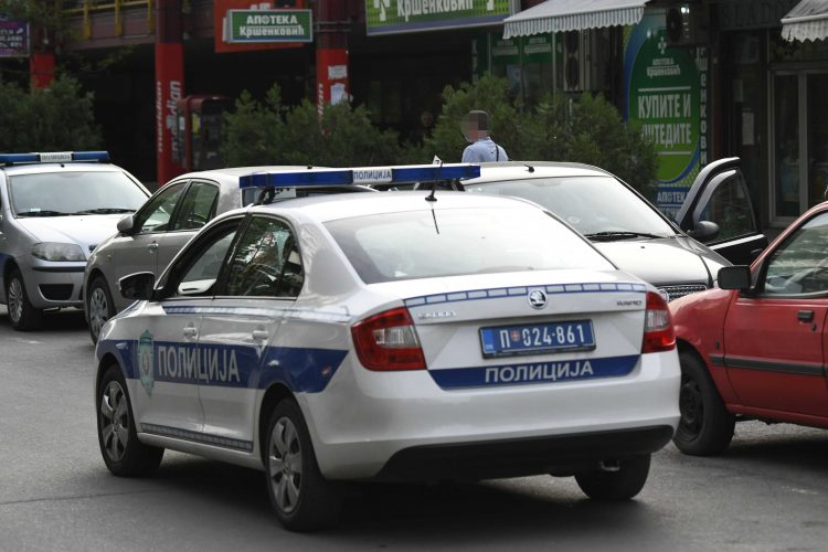 Samoubistvo u kolima, Novi Beograd, policija, uviđaj, uvidjaj