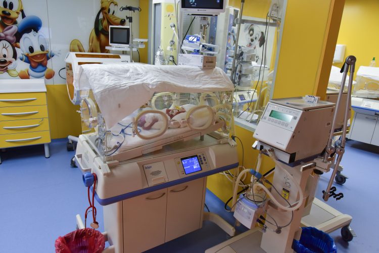 Porodiliste beba inkubator