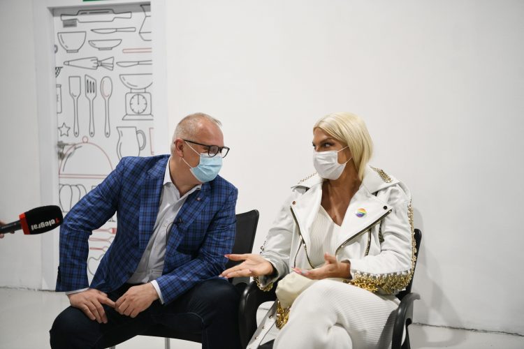 Goran Vesić i Jelena Karleuša, vakcinacija Ušće šoping centar