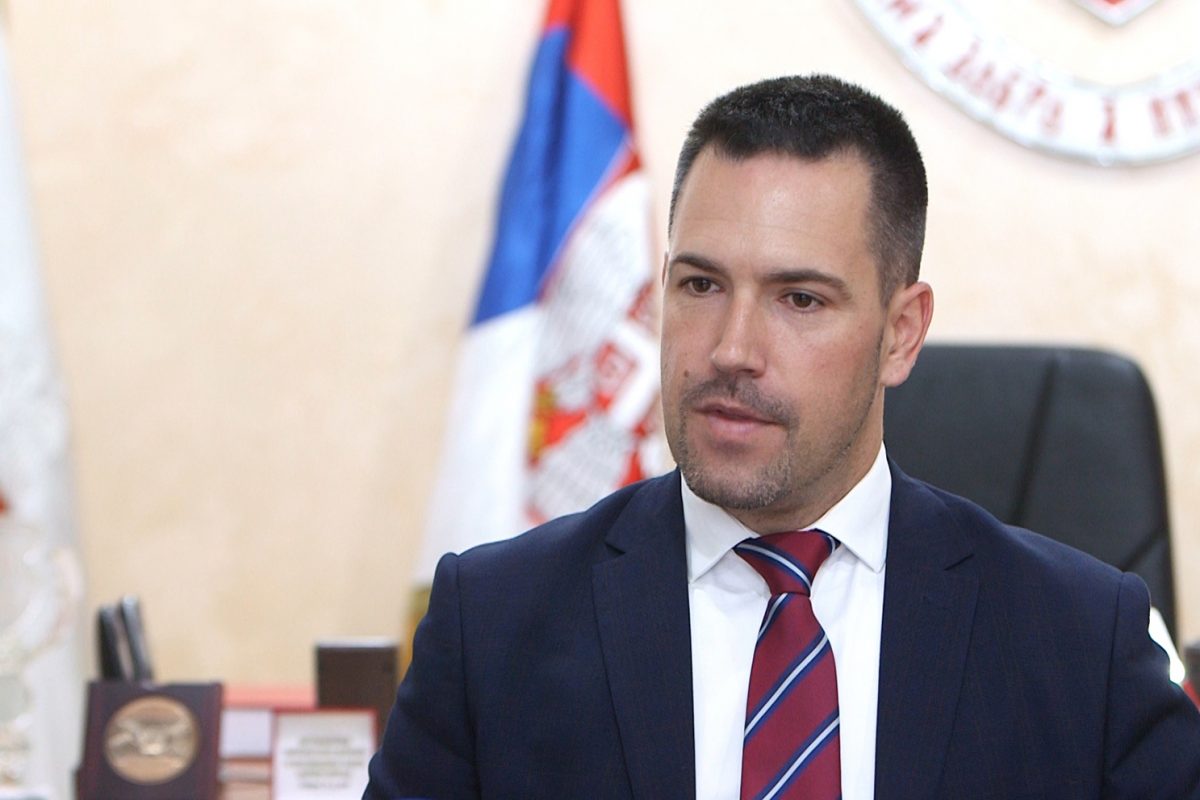 Gradonačelnik Kraljeva, poznatiji i kao „aerodrum“, ima drugu najveću platu u Srbiji