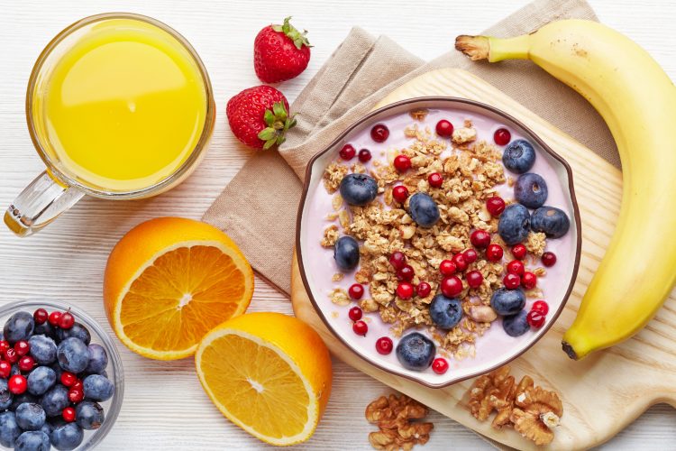 Healthy,Breakfast.,Bowl,Of,Yogurt,With,Granola,And,Berries
