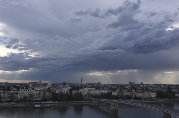 Novi Sad oblaci panorama