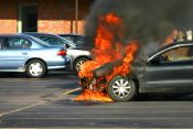 Zapaljen automobil, požar, auto, vatra, gori automobil