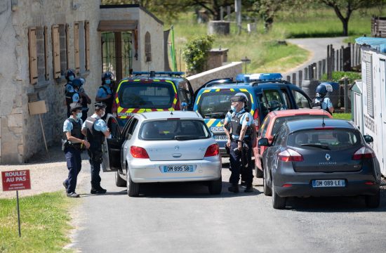 Francuska, policija, žandarmerija, potera, bivši vojnik pucao na policiju