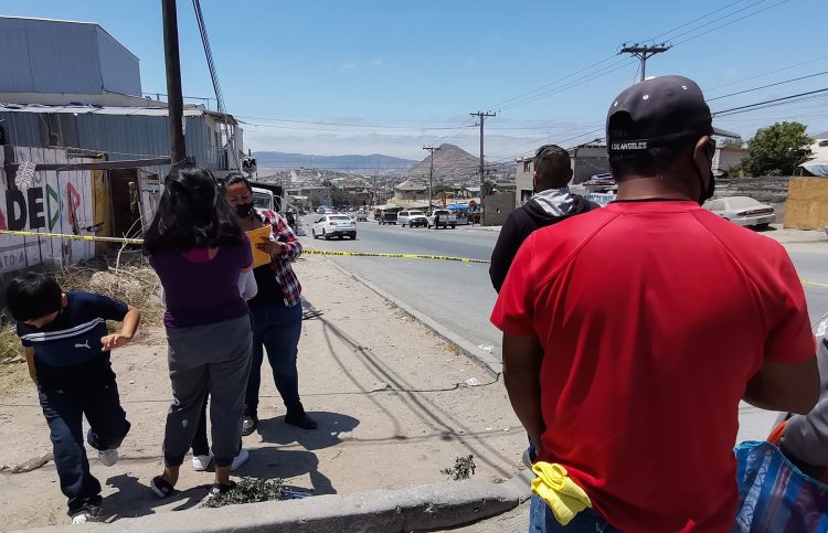 Policija u Tihuani na mestu gde je bačena ljudska glava