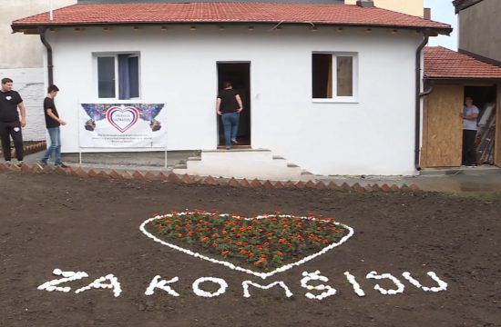 Srcem za komšiju. Komšije pomogle i sagradile novu kuću, komšiji izgorela kuća u požaru