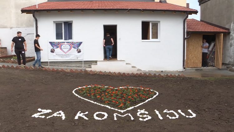 Srcem za komšiju. Komšije pomogle i sagradile novu kuću, komšiji izgorela kuća u požaru