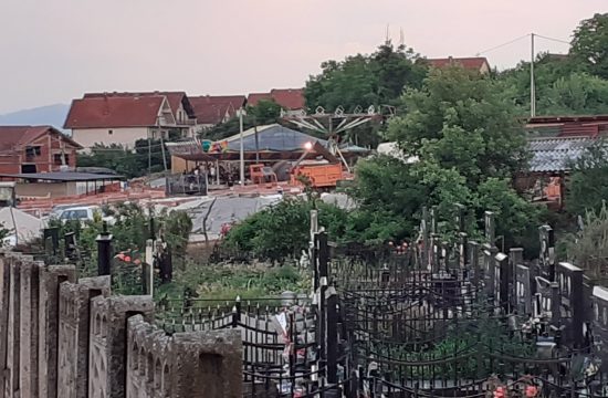 Vranje, groblje, Šapranačko groblje, letnje zadušnice, ringišpil, luna park