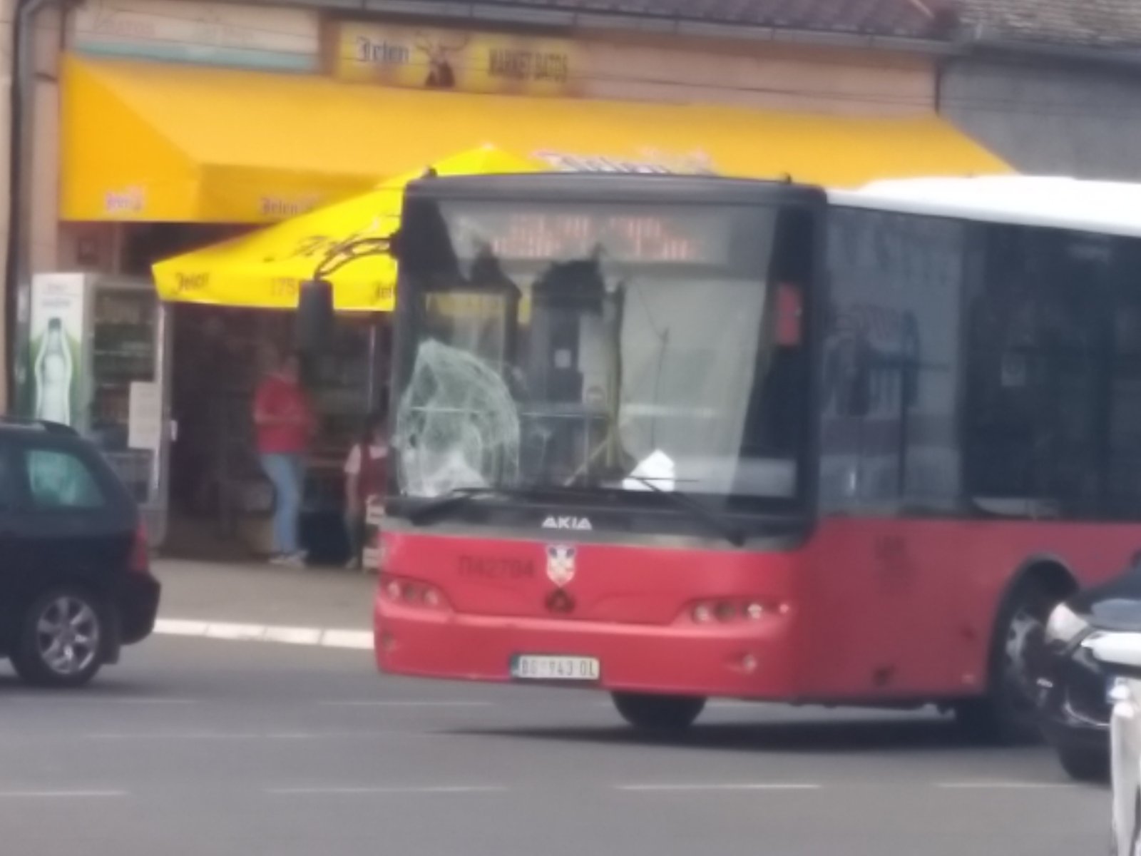 Saobraćajna nesreća, udes, Vojvođanska, Vojvodjanska ulica, Dušana Vukasovića ulica, ugao, autobus udario motociklistu, motor, motociklista