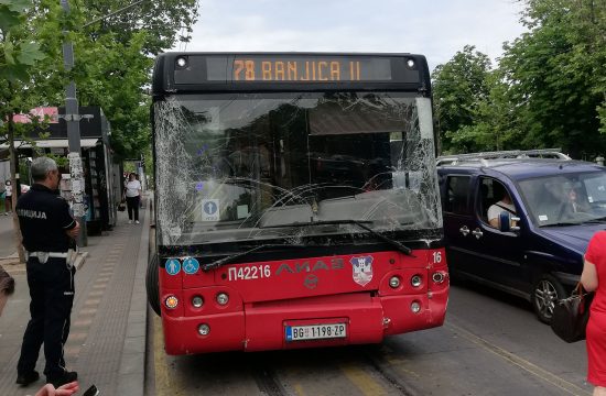 Saobracajna nezgoda udes nesreca gradski autobus gsp