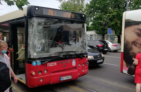 Saobracajna nezgoda udes nesreca gradski autobus gsp