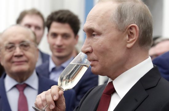Vladimir Putin, šampanjac