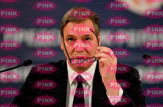 Aleksandar Vučić, Pink