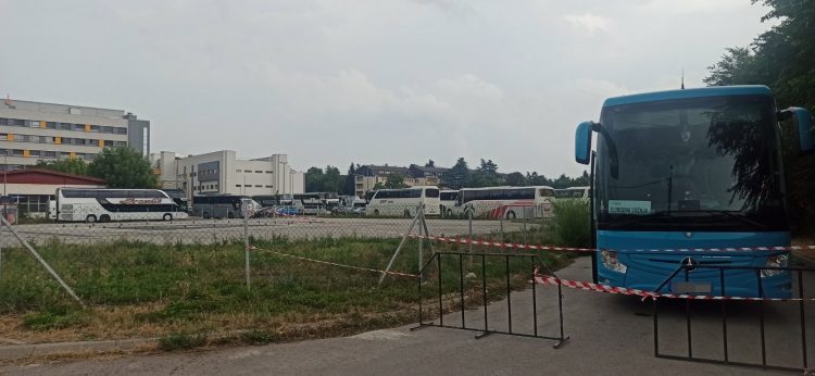 Niš, parking Kliničkog centra Niš, KC Niš, Klinički centar Niš, autobusi SNS