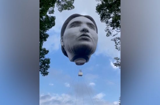 Bizaran balon u obliku glave u Japanu