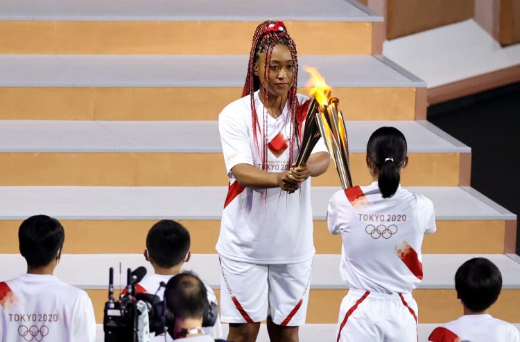 Naomi Osaka preuzima olimpijsku baklju u Tokiju