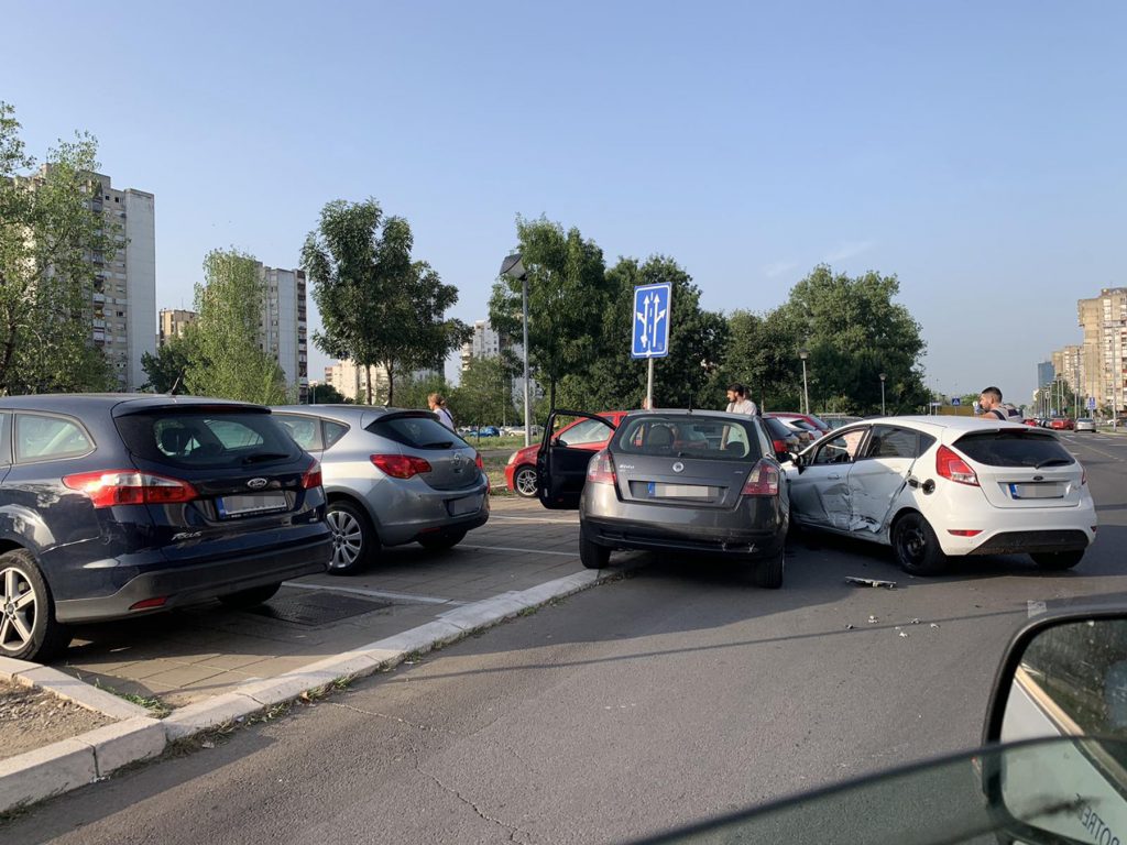 Saobracajna nesreca parking