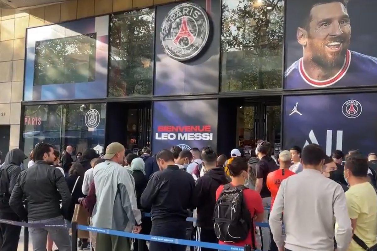 Mesimanija: Kilometarska kolona ispred radnje PSŽ-a VIDEO