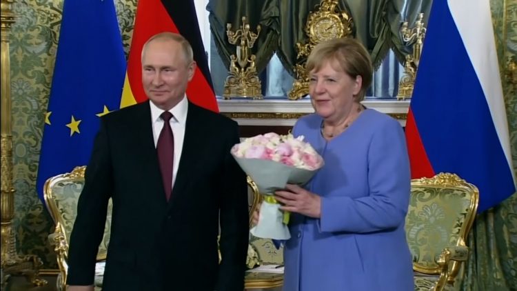 Putin i Merkel u Moskvi