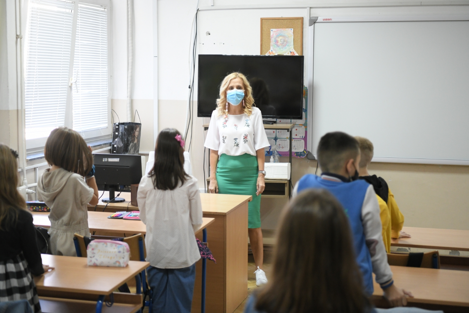 Prvo intoniranje himne u školama u Srbiji FOTO: Dragan Mujan / Nova.rs