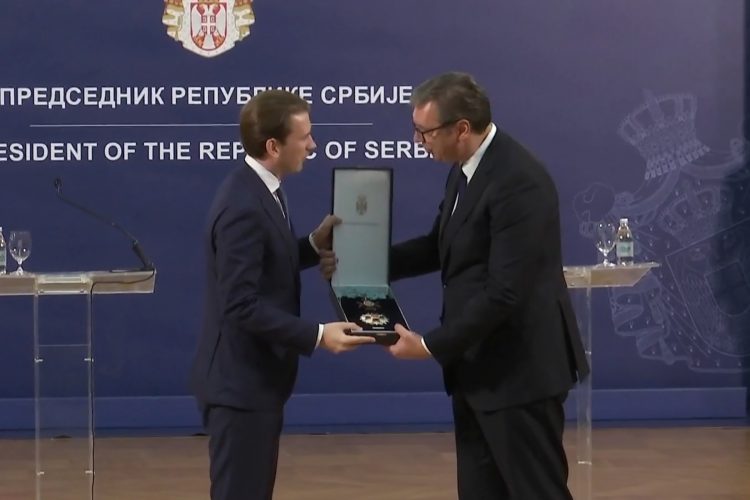 Sebastijan Kurc, Aleksandar Vučić, orden