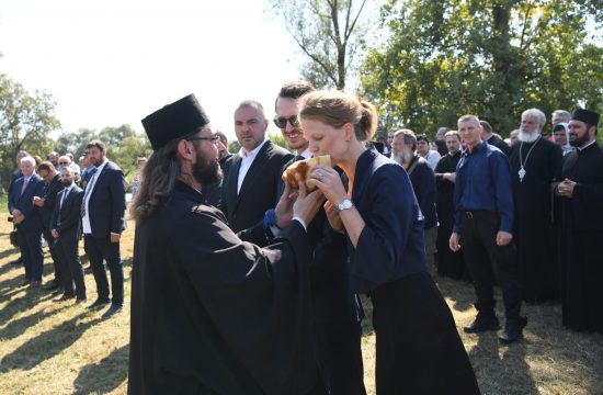 Obelezavanje Dana novomucenika jasenovackih u Jasenovcu Princ Filip i princeza Danica Karadjordjevic