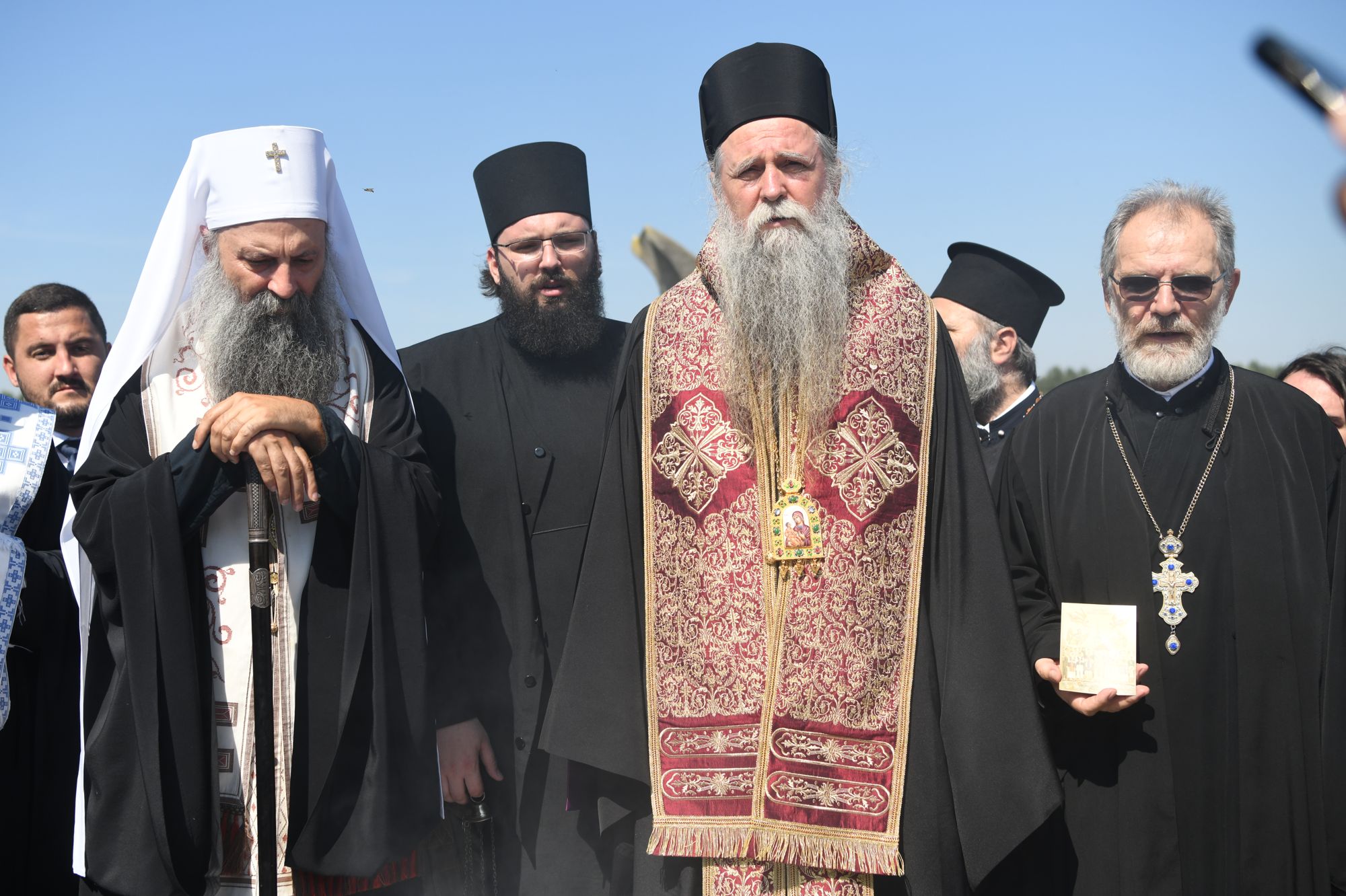 Patrijarh Porfirije i mitropolit Joanikije Obelezavanje Dana novomucenika jasenovackih u Jasenovcu