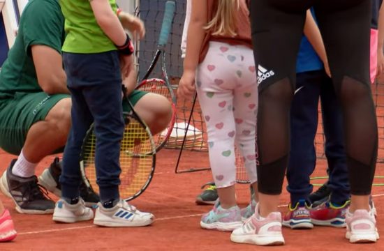 Tenis, Zašto su nam porasli teniski apetiti, prilog, emisija Među nama, Medju nama Nova S