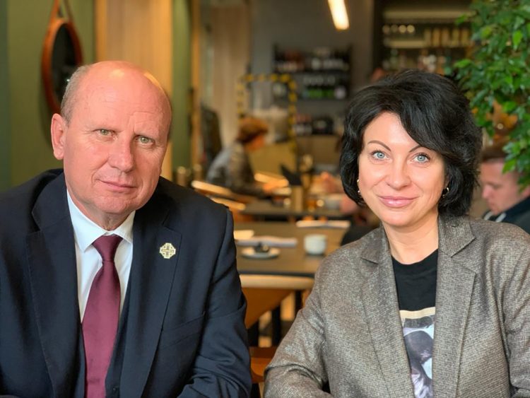 Mlađan Đorđević i Ana Danjiljuk, vice-gubernatorom Lenjingradske oblasti