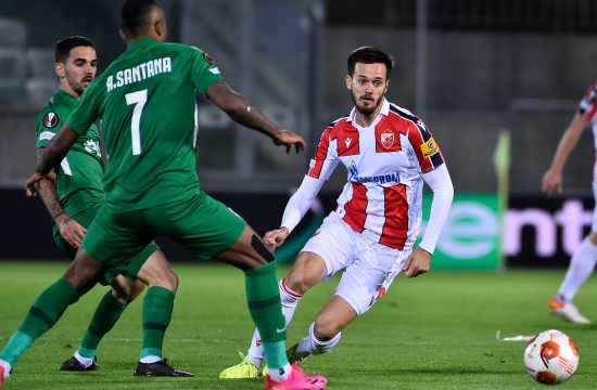 Mirko Ivanić dribla na utakmici sa Ludogorecom
