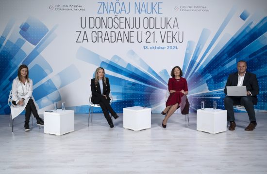 Sanja Knežević, Ana Banko, prof. dr Snežana B. Pajović i Robert Čoban, konferencija, Značaj nauke u donošenju odluka za građane, gradjane u 21. veku