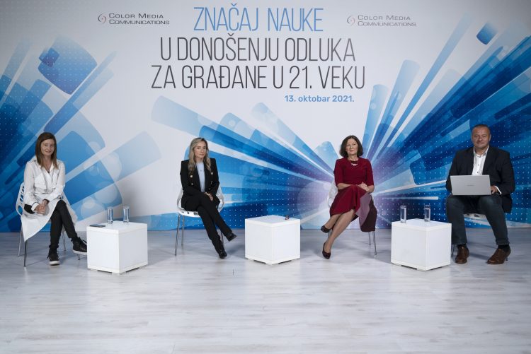 Sanja Knežević, Ana Banko, prof. dr Snežana B. Pajović i Robert Čoban, konferencija, Značaj nauke u donošenju odluka za građane, gradjane u 21. veku