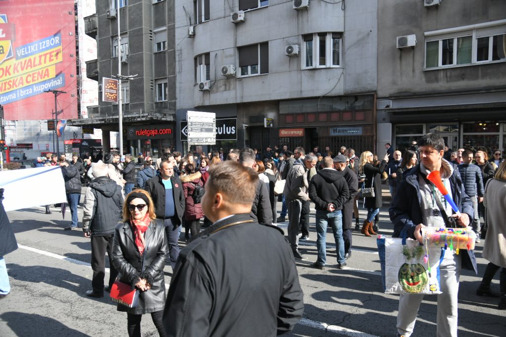 Protest advokata ispred Advokatske komore Srbije, AKS, advokati, zatvorena ulica, Dečanska