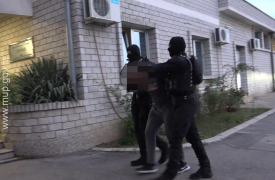 Uhapšeni članovi organizovane kriminalne grupe Principi, hapšenje, uprava kriminalističke policije, ukp, privođenje, privodjnje, akcija, ekipa Veljka Belivuka, snimak hapšenja