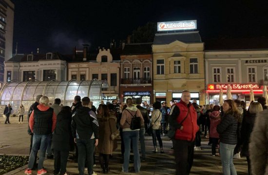 Niš 20.10.2021. Protest, kovid propusnice, Skupština Srbije