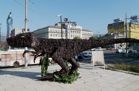 T-reks skulptura u Sarajevu