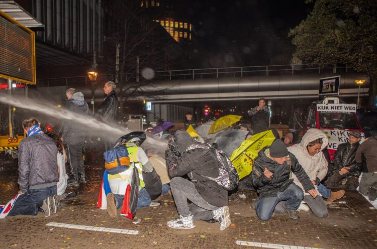 Holandija policija protesti kovid korona