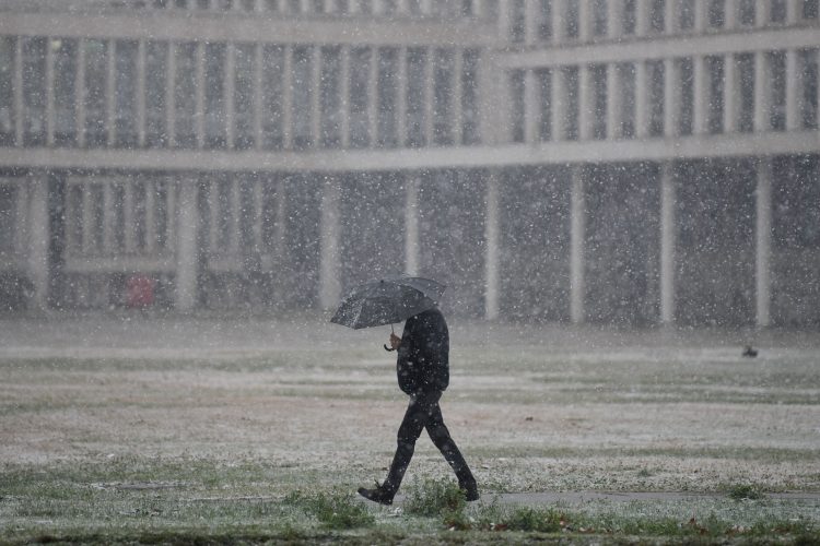 Sneg, prvi sneg u Beogradu, pada sneg, zima, vreme, vremenska prognoza, hladno vreme