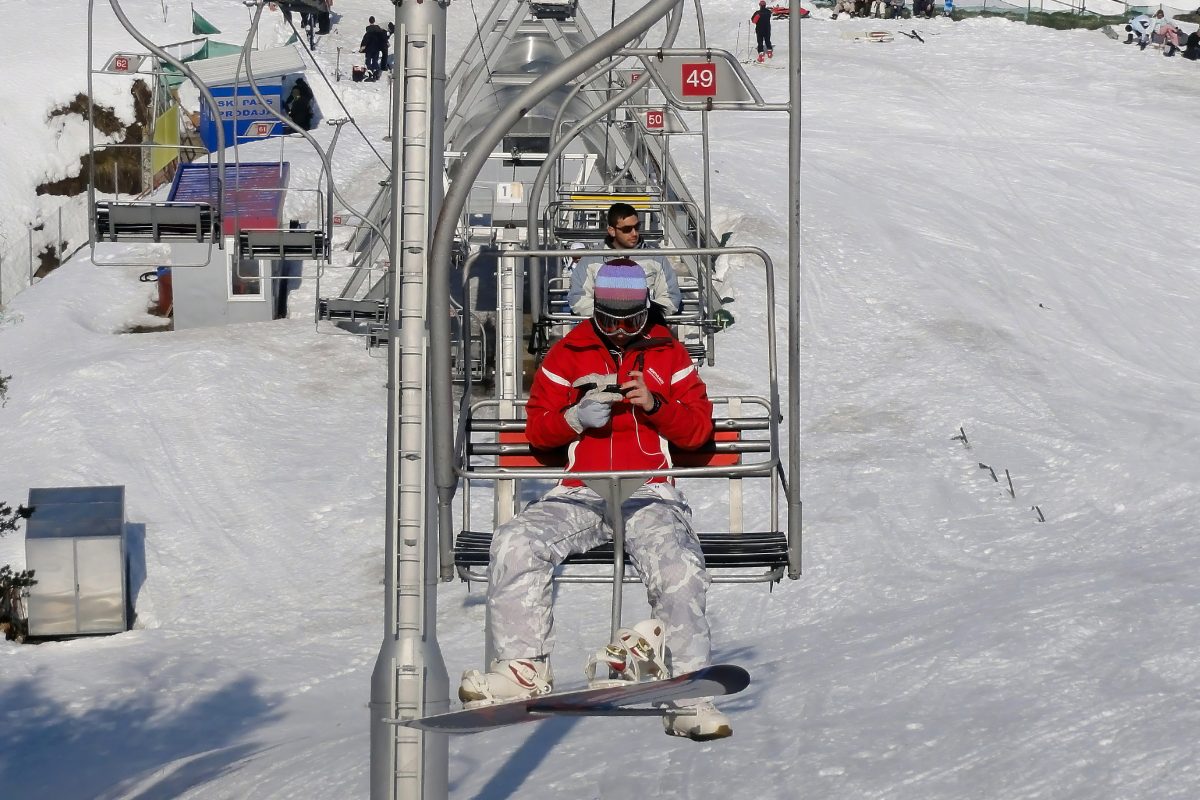Otvorene ski staze na Divčibarama: Pogledajte koliko je jeftinije skijanje nego na drugim planinama u Srbiji