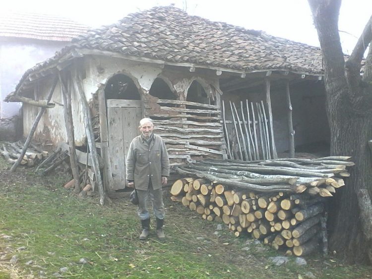 Kunovica, selo Kunovica, Milutin Mišić, starac bez struje i hrane