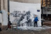 Skidanje farbe sa murala Ratka Mladića u Njegoševoj Foto: Aleksandar Nastevski