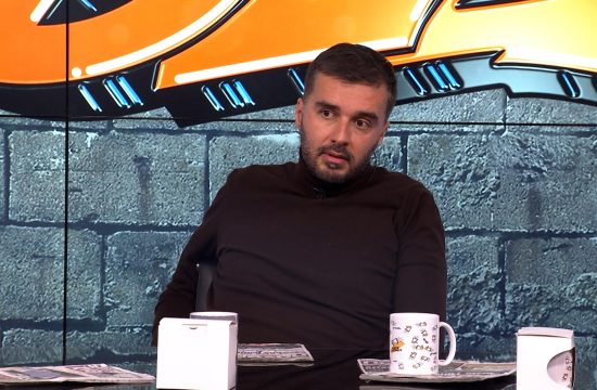 Savo Manojlović: Vasiljević dobro režira