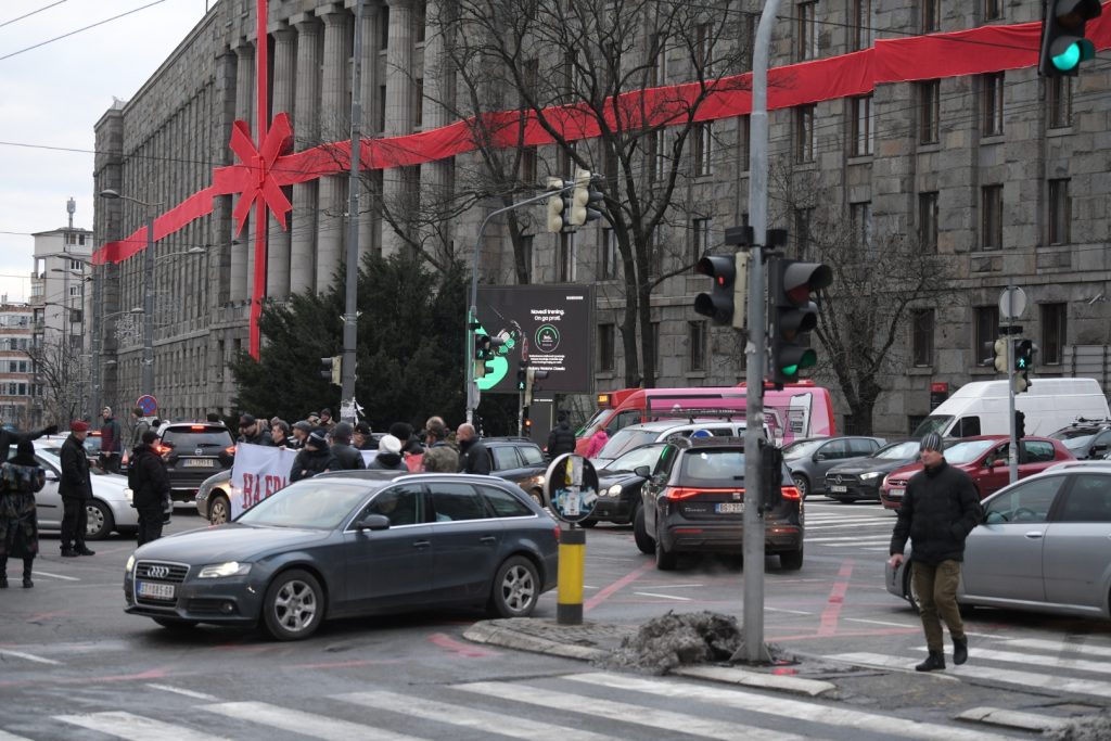 Glavna pošta, Takovska ulica, blokirana raskrsnica, veterani, protest