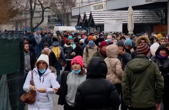 Omikron poterao Hrvate u redove za vakcinaciju - čeka se satima