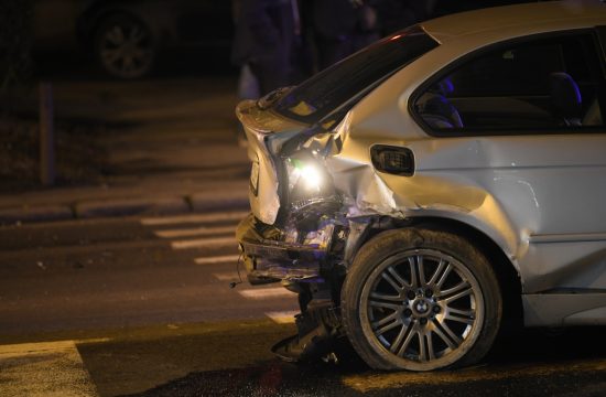 Saobraćajna nesreća, sudar, noć, mrak, veče, policija, saobraćajna policija, uviđaj, uvidjaj