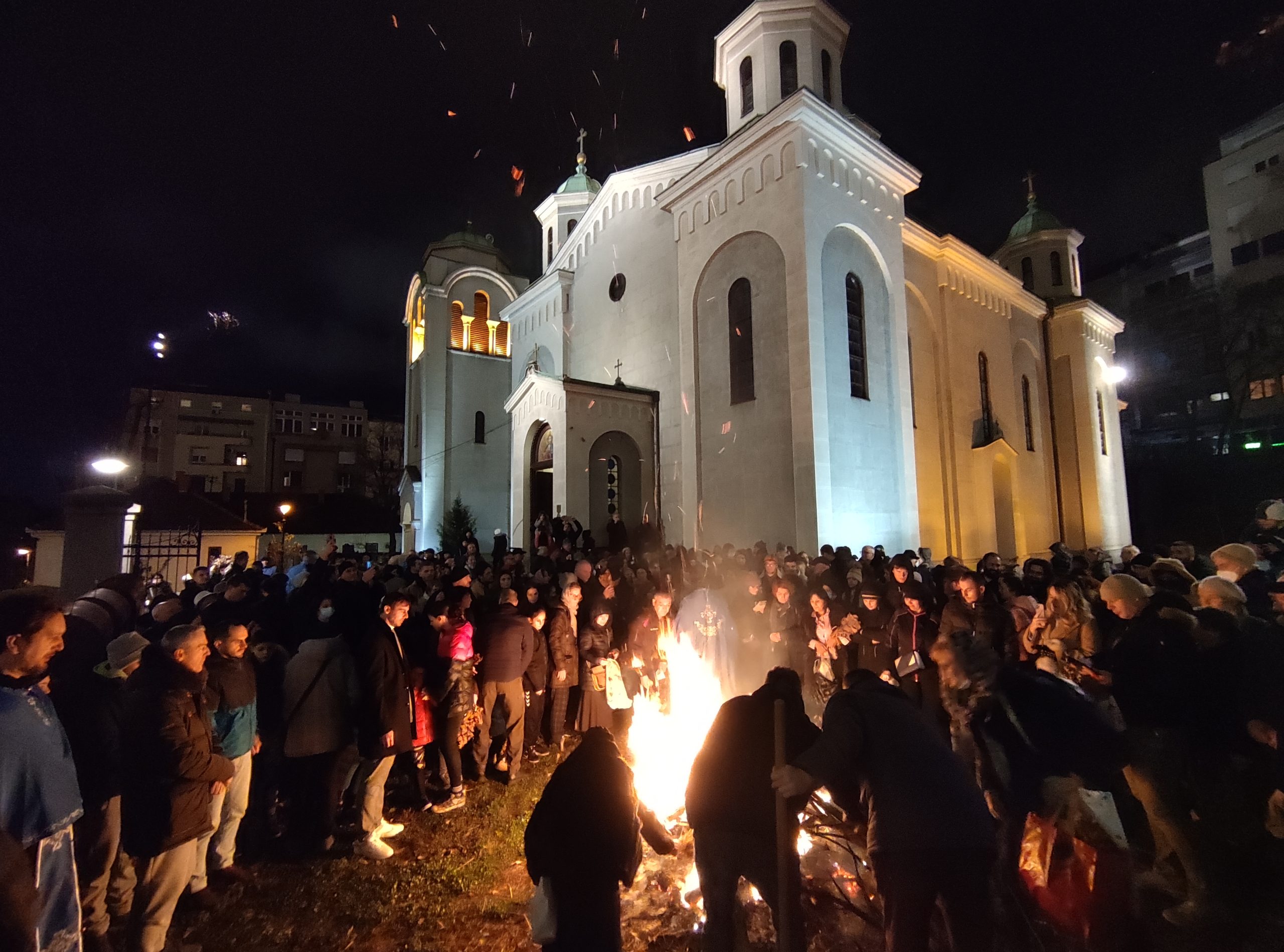 Beograd Badnje veče, Vaznesenjska crkva, badnjak, vatra