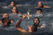 Istanbul, Badnji dan, plivanje za časni krst