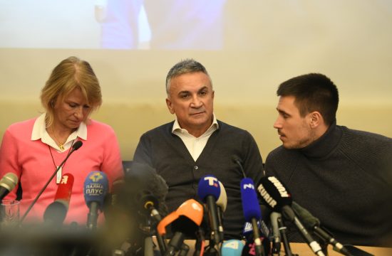 Konferencija za novinare porodice Djokovic