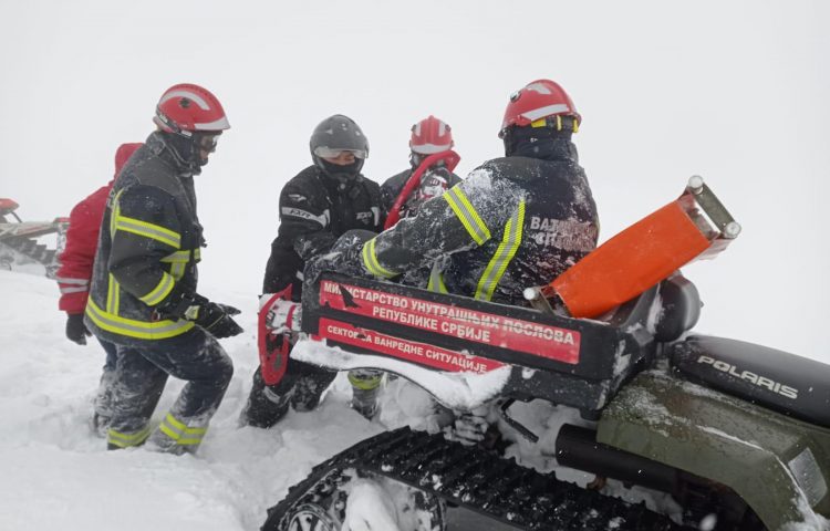 Vatrogasno spasilačka jedinica, trening, sneg, sektor za vanredne situacija, zima, spasavanje